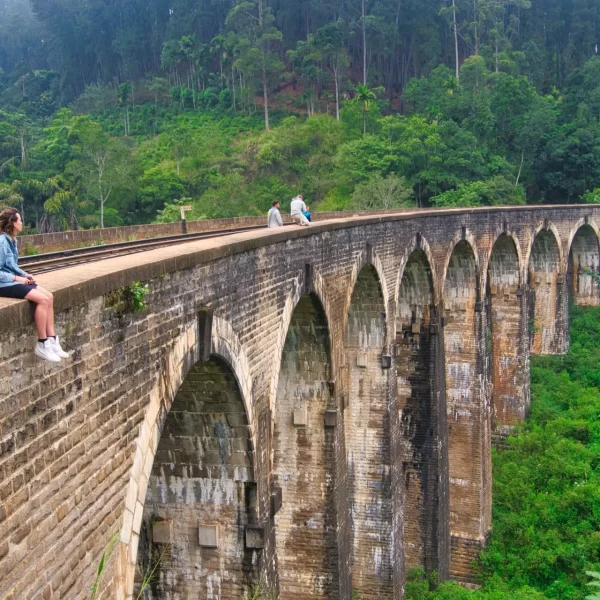 9-Arch-Bridge-sitting-on-the-edge